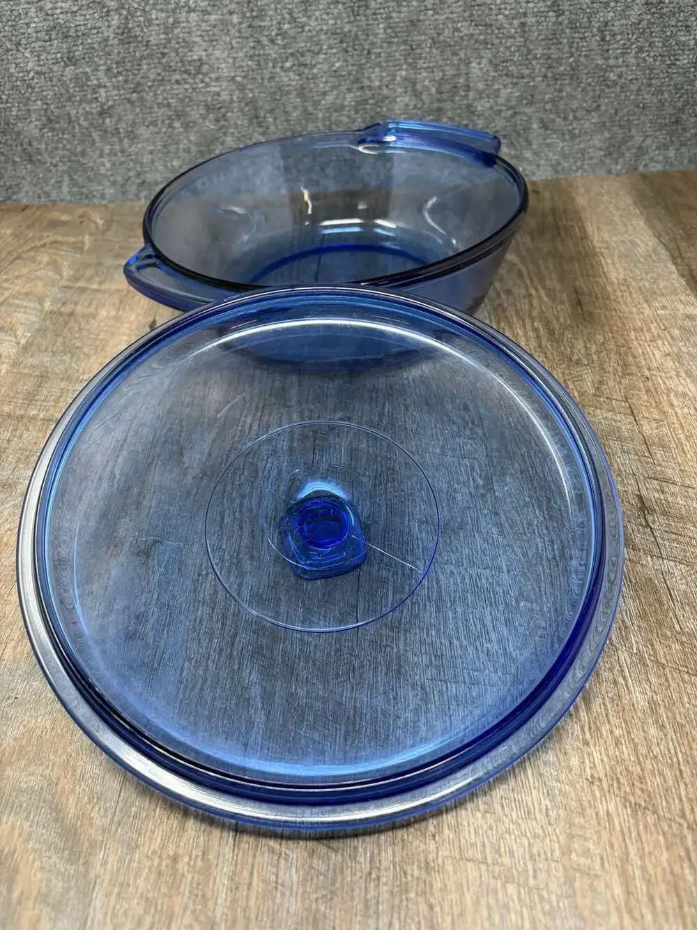 Vintage Anchor Hocking Cobalt Blue Glass 9” dia 2 qt Casserole Baking Dish w Lid